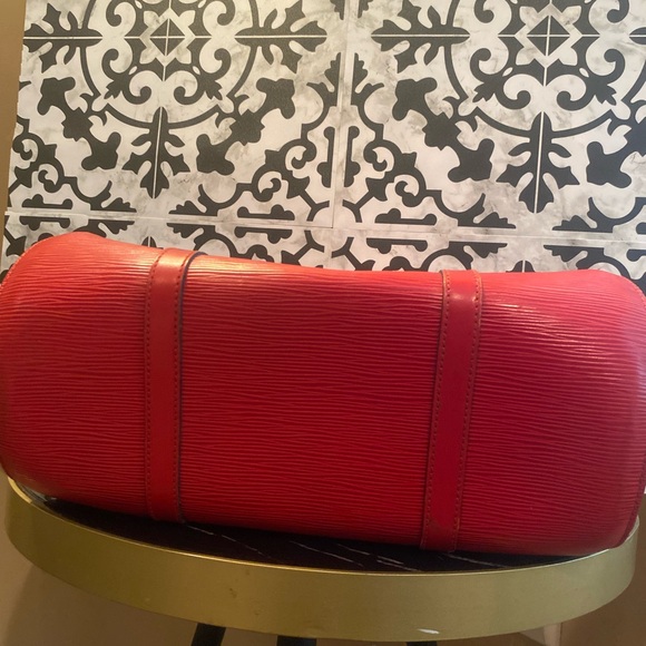 LOUIS VUITTON Epi Soufflot Castillan Red - Picture 5 of 9